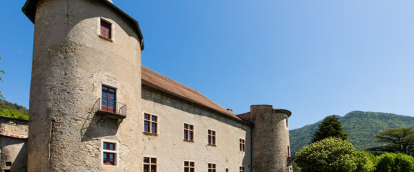 Château de Montmaur vue d'extérieur