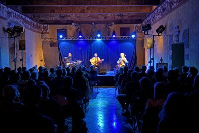 Concert Aziz Sahmaoui & Eric Longsworth Trio  - Agrandir l'image 4 sur 10, fenêtre modale